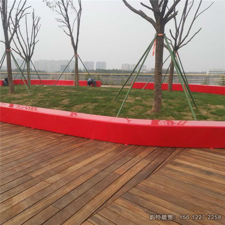 公園坐凳雕塑實(shí)拍圖 戶(hù)外玻璃鋼座椅定制